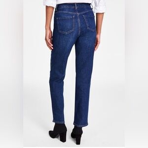 New Gloria Vanderbilt Jeans Classic straight leg style